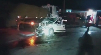 Caminhão perde freios e deixa dois carros completamente destruídos na BR-153, em Goiânia